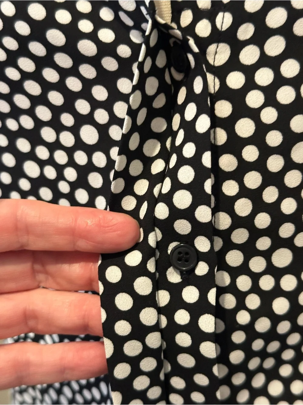 Nordstrom Rack NWT Black White Polka Dot Sleeveless Blouse Size M - Picture 3 of 7